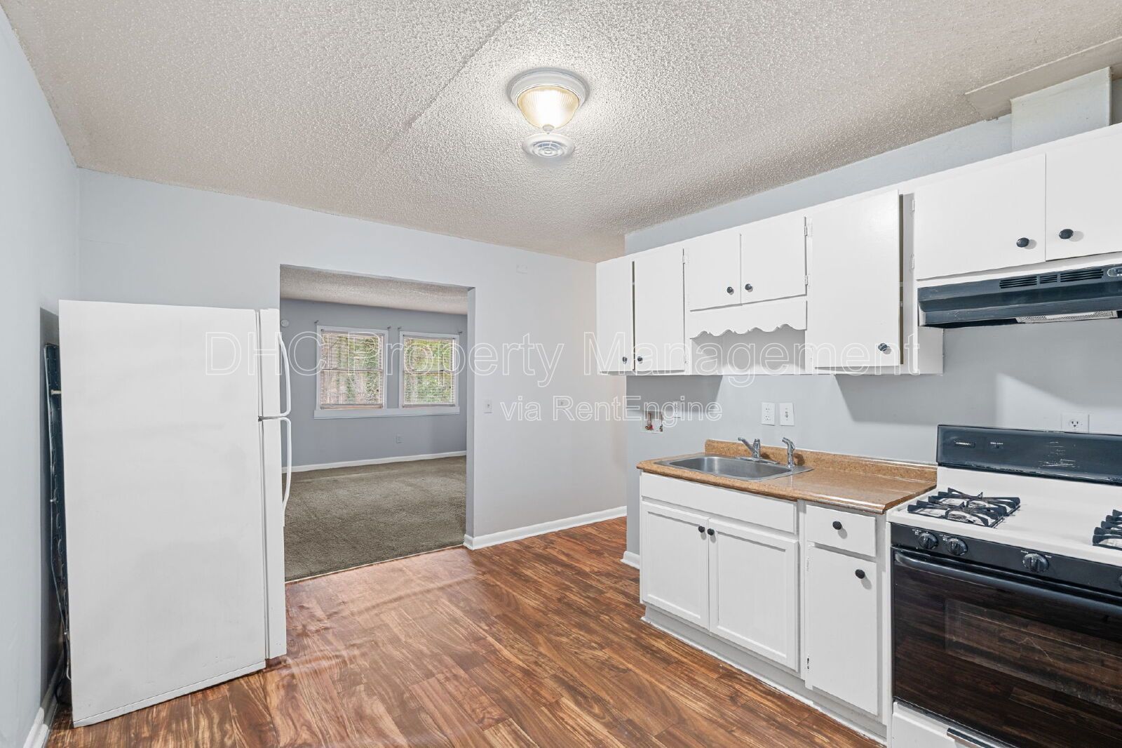 Updated 2BR Duplex Unit Near Airport & I-75 – 6501 Raymond Dr #1, Union City, GA 30297 property image