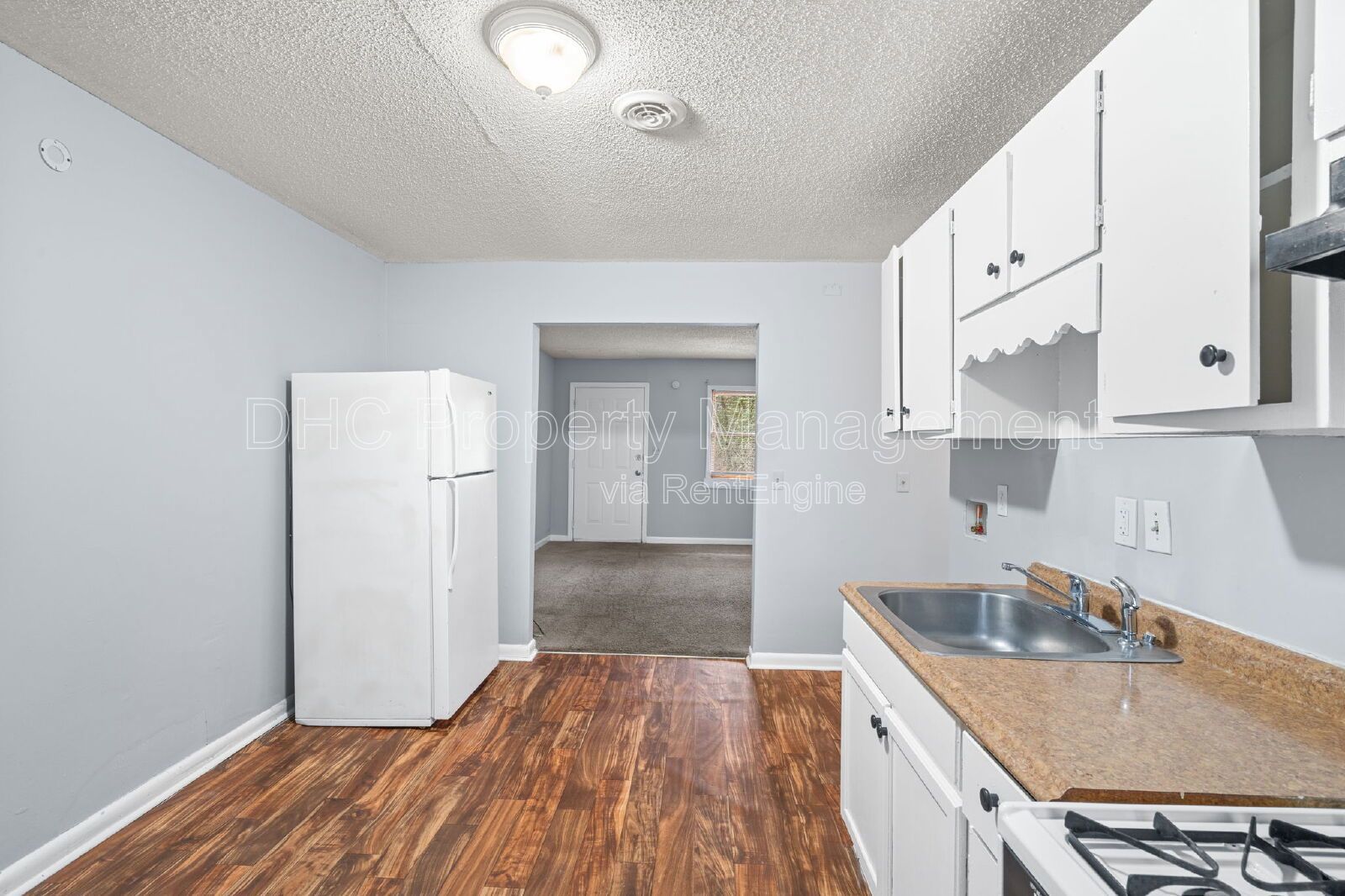 Updated 2BR Duplex Unit Near Airport & I-75 – 6501 Raymond Dr #1, Union City, GA 30297 property image