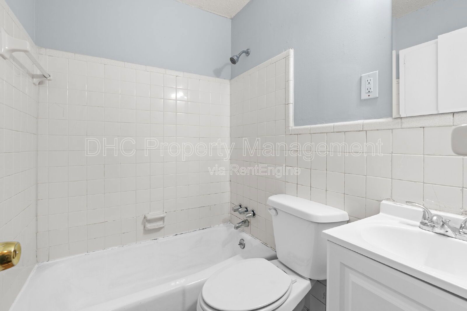 Updated 2BR Duplex Unit Near Airport & I-75 – 6501 Raymond Dr #1, Union City, GA 30297 property image