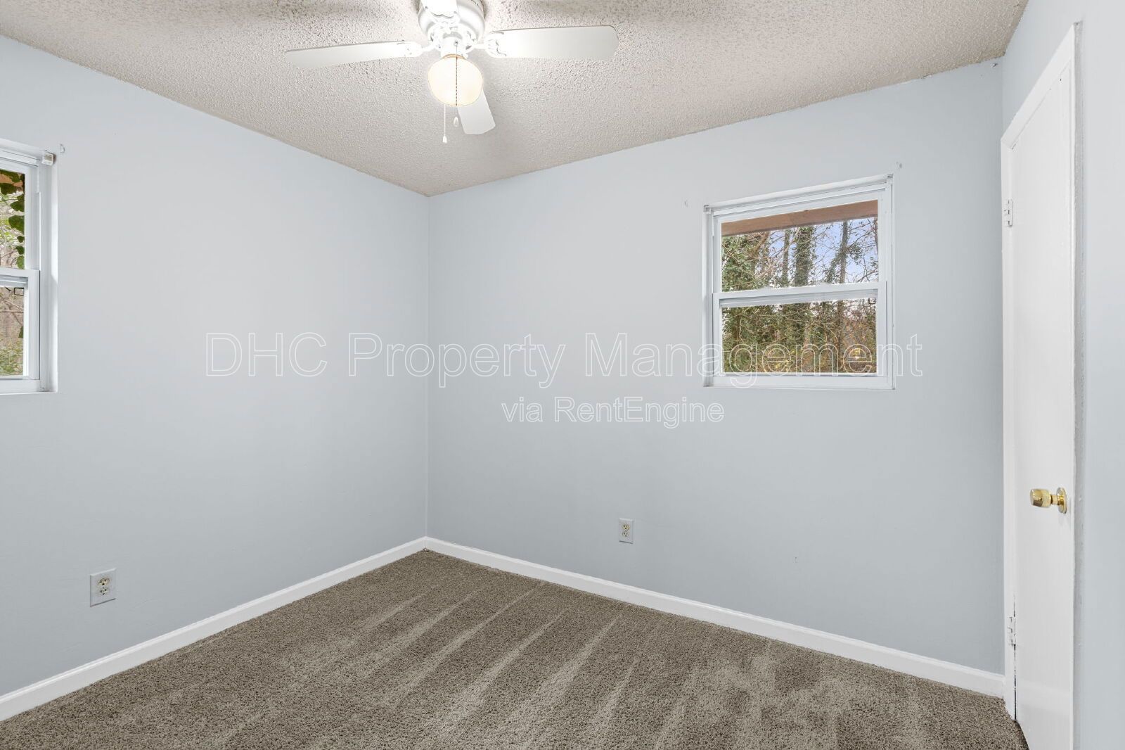 Updated 2BR Duplex Unit Near Airport & I-75 – 6501 Raymond Dr #1, Union City, GA 30297 property image