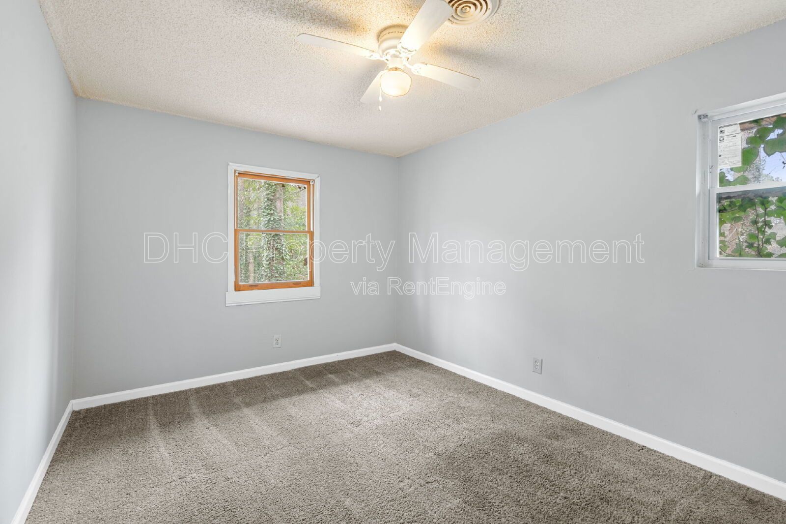 Updated 2BR Duplex Unit Near Airport & I-75 – 6501 Raymond Dr #1, Union City, GA 30297 property image