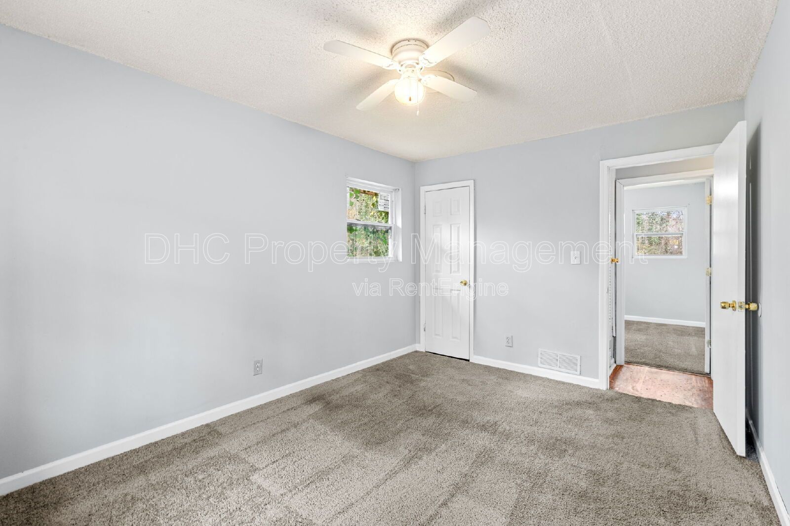 Updated 2BR Duplex Unit Near Airport & I-75 – 6501 Raymond Dr #1, Union City, GA 30297 property image