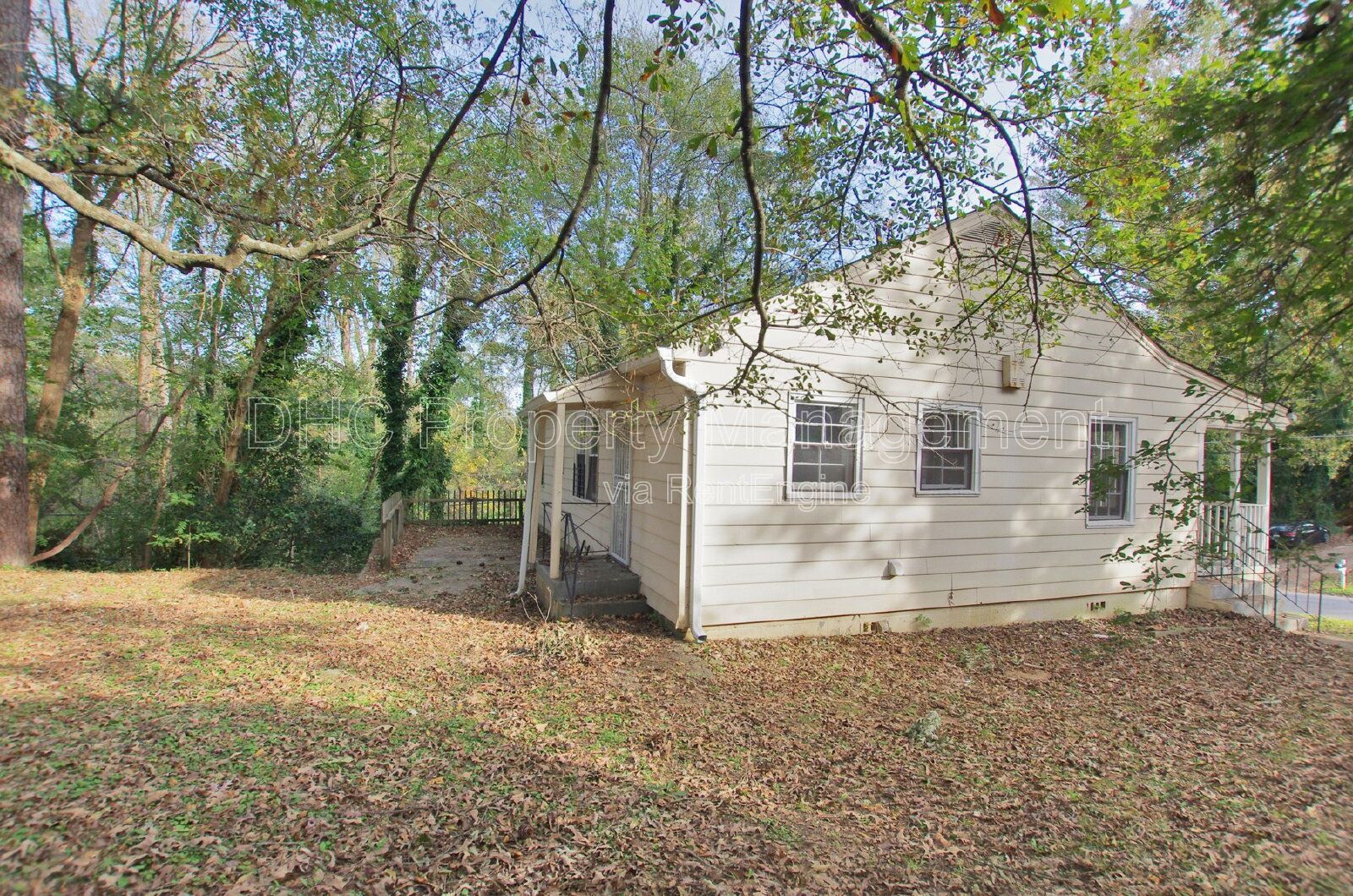 Adorable bungalow in the Lakewood-Leila Valley area property image