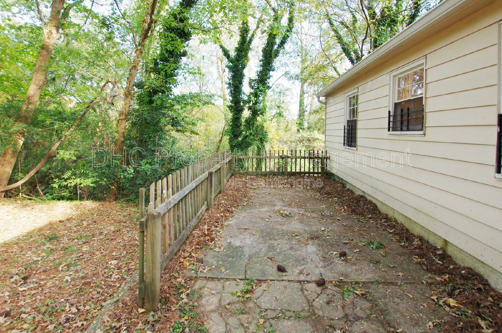 Adorable bungalow in the Lakewood-Leila Valley area property image