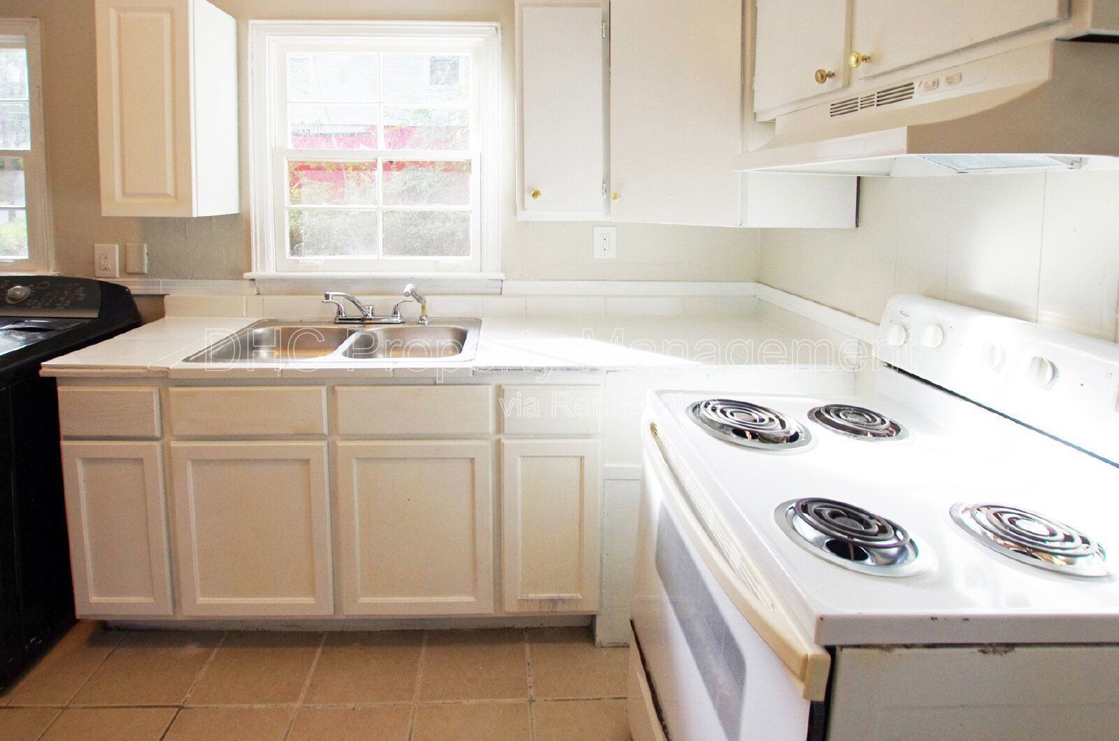 Adorable bungalow in the Lakewood-Leila Valley area property image