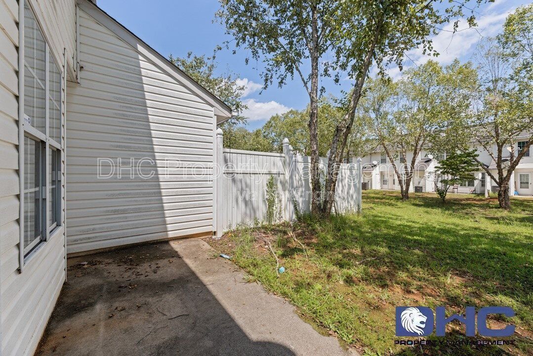 Charming Home in Quiet Lithonia Community – Convenient & Comfortable Living property image