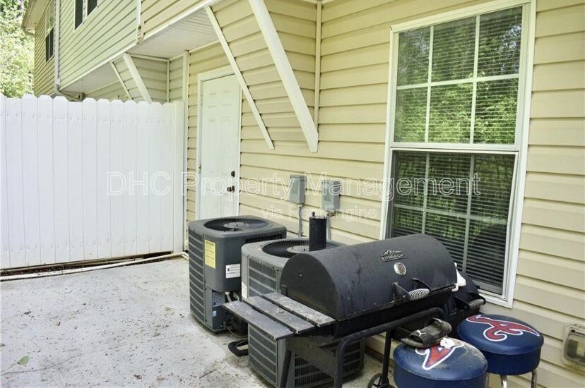 Welcome to this beautiful townhome property image