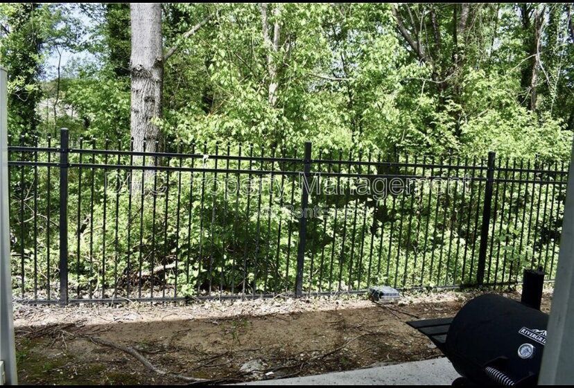 Welcome to this beautiful townhome property image