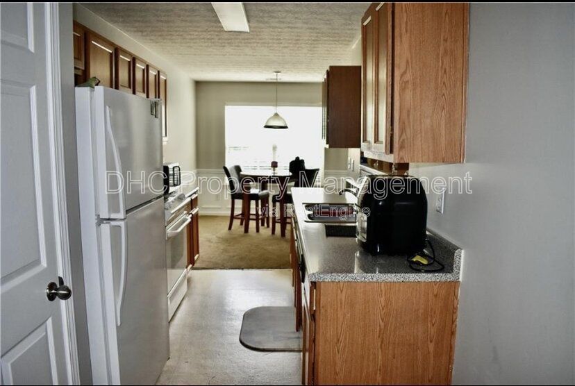 Welcome to this beautiful townhome property image