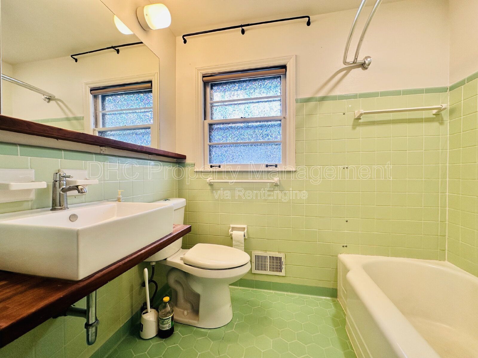 Charming 3-Bed/1-Bath Home with Modern Upgrades in Decatur property image