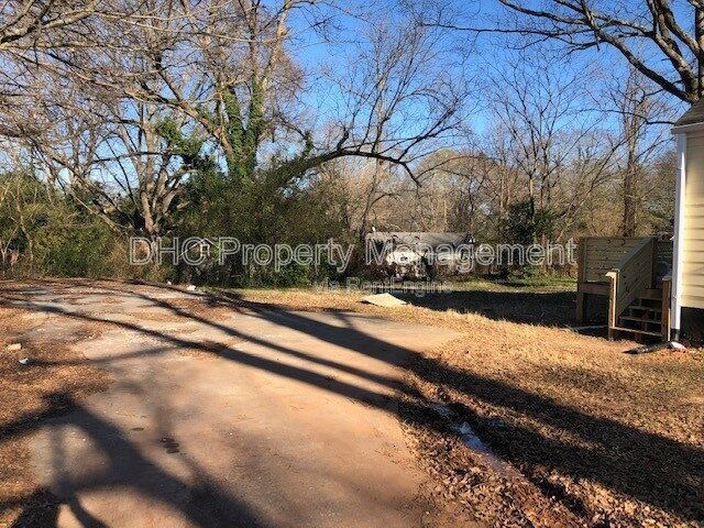 Charming & Spacious Atlanta Home in Prime SE Location – Modern Updates & Convenient Access! property image