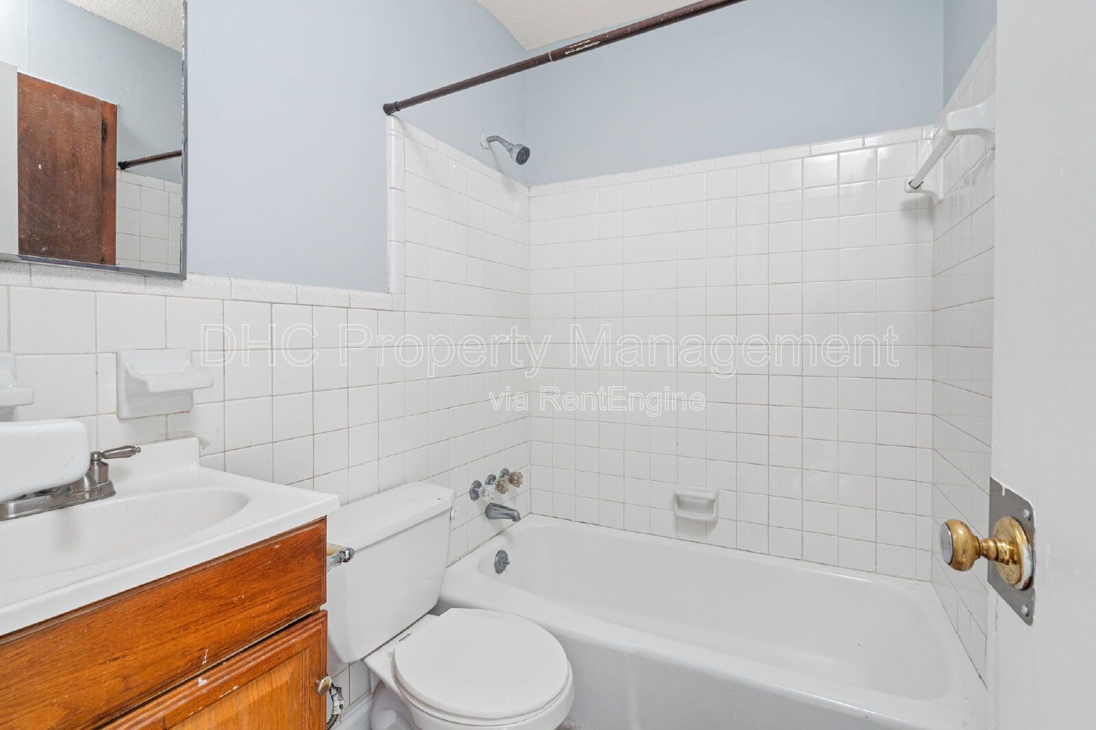 Cozy 2BR Bungalow Near Airport & I-75 – 6521 Raymond Dr, Forest Park property image