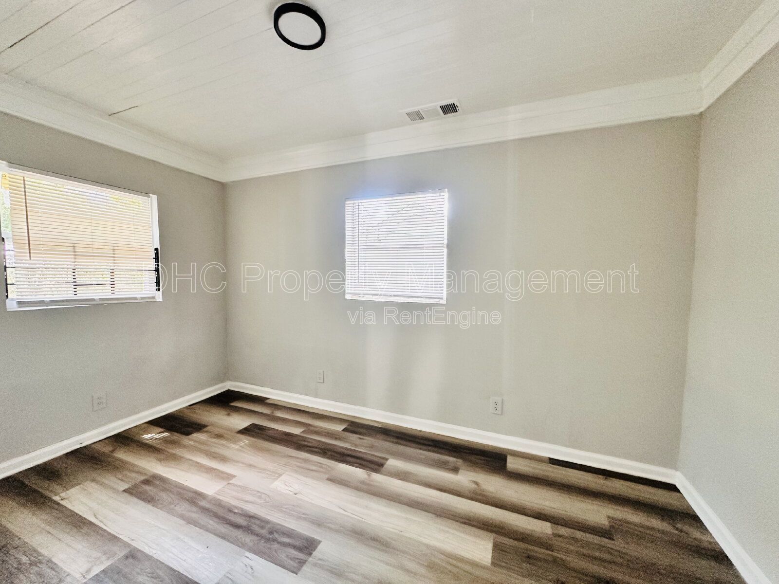 Renovated 3BR Home in Southwest Atlanta – Spacious Layout & Convenient Location! property image
