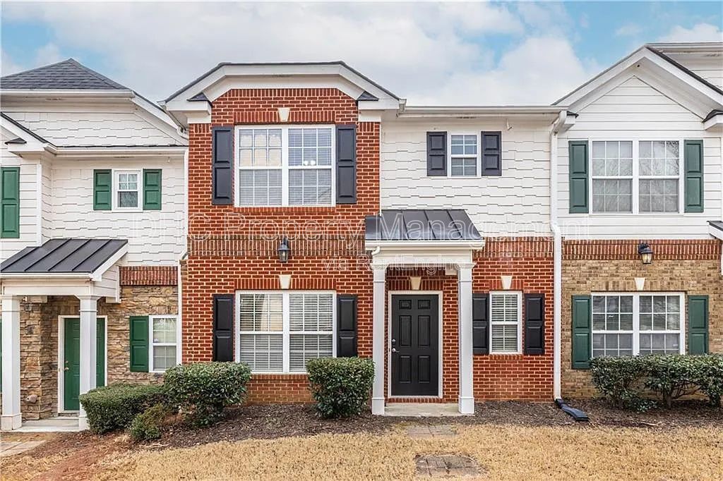 Charming 3BR Home in East Point – Spacious Living, Private Yard & Easy Atlanta Access property image