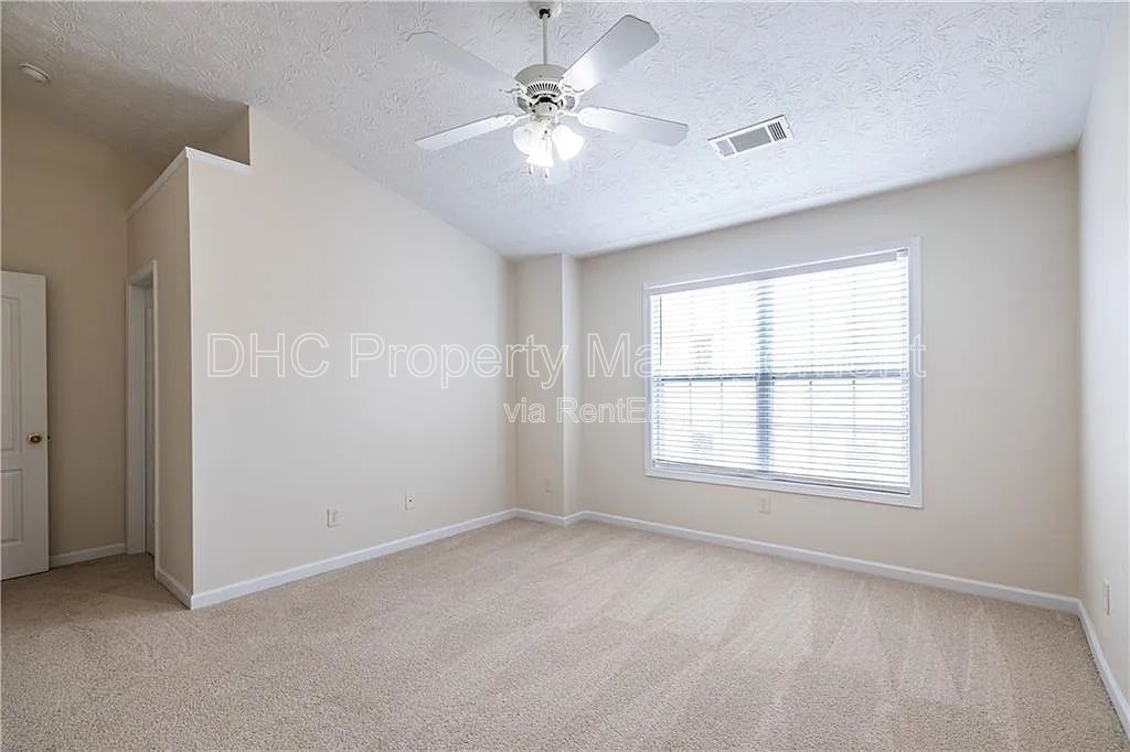 Charming 3BR Home in East Point – Spacious Living, Private Yard & Easy Atlanta Access property image