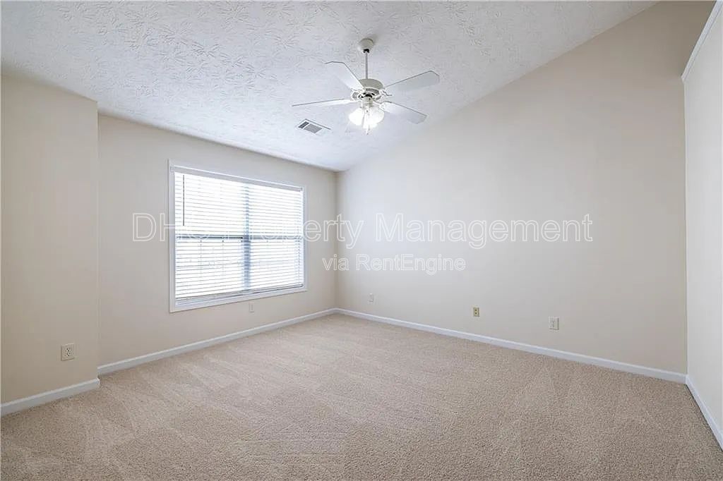 Charming 3BR Home in East Point – Spacious Living, Private Yard & Easy Atlanta Access property image