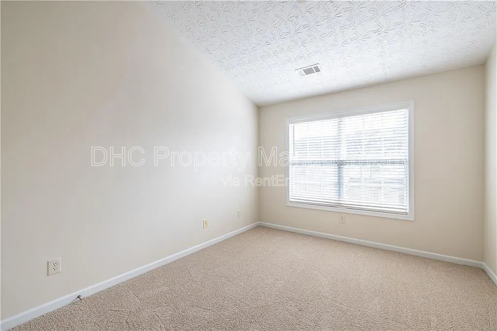 Charming 3BR Home in East Point – Spacious Living, Private Yard & Easy Atlanta Access property image