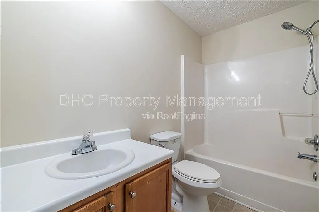 Charming 3BR Home in East Point – Spacious Living, Private Yard & Easy Atlanta Access property image