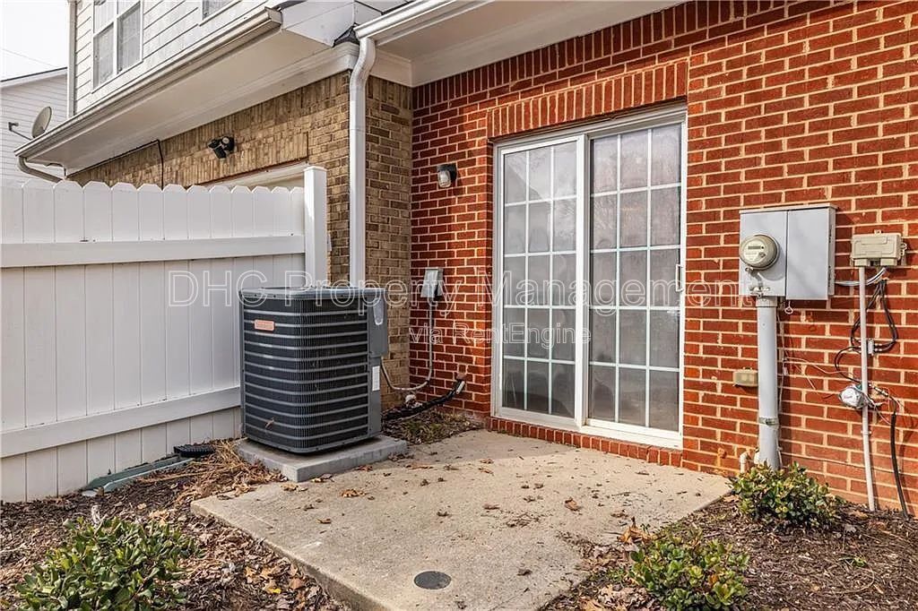 Charming 3BR Home in East Point – Spacious Living, Private Yard & Easy Atlanta Access property image