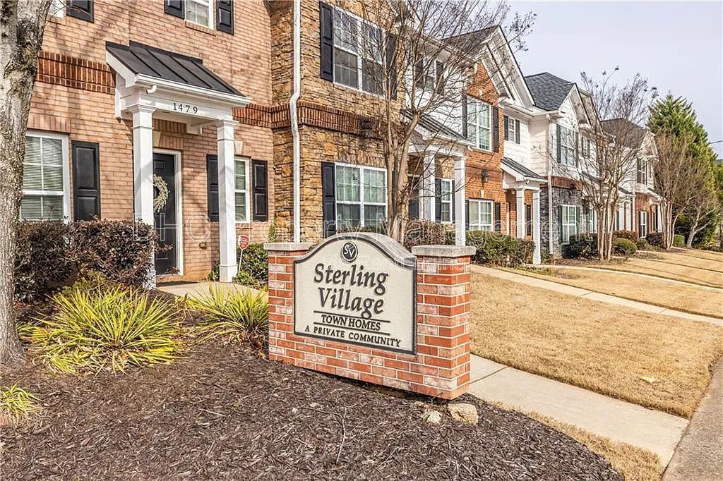 Charming 3BR Home in East Point – Spacious Living, Private Yard & Easy Atlanta Access property image