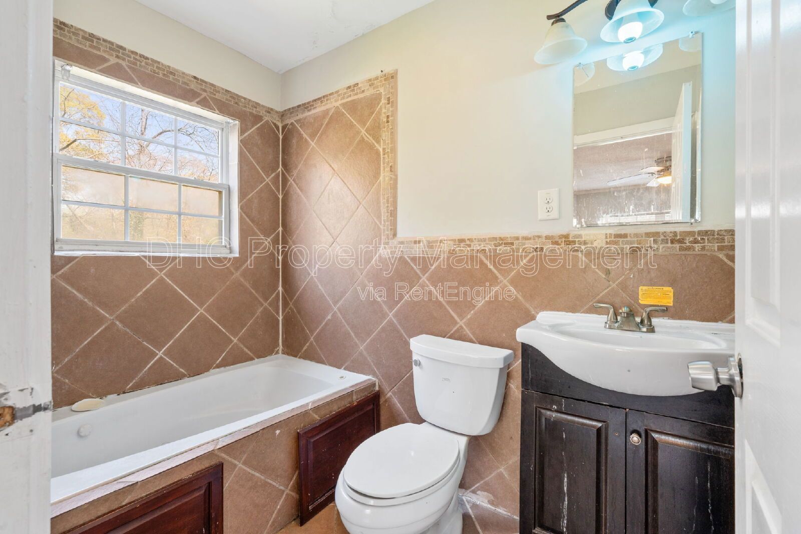 Charming & Spacious Atlanta Home in Prime SE Location – Modern Updates & Convenient Access! property image