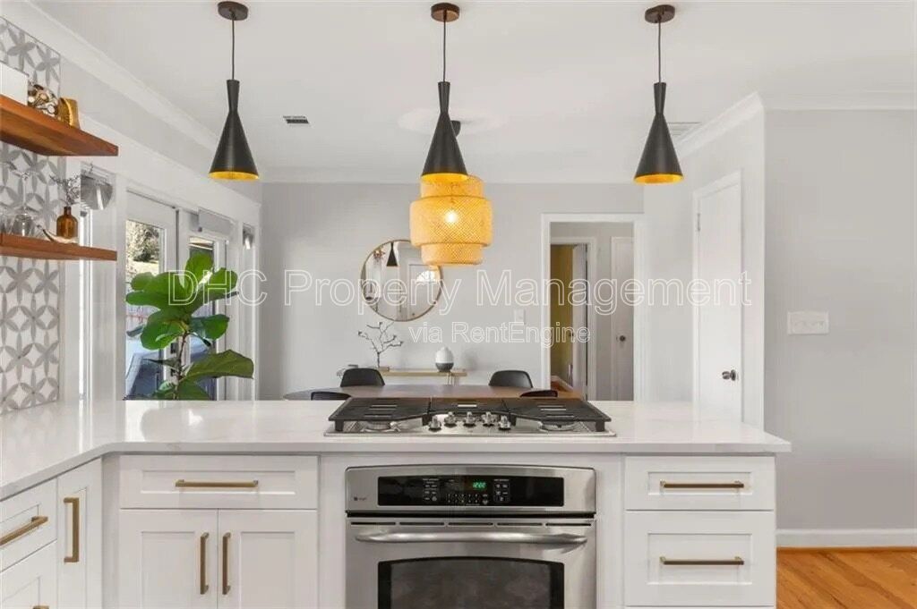 Spacious Decatur Home with Modern Updates – Prime Location & Move-In Ready! property image