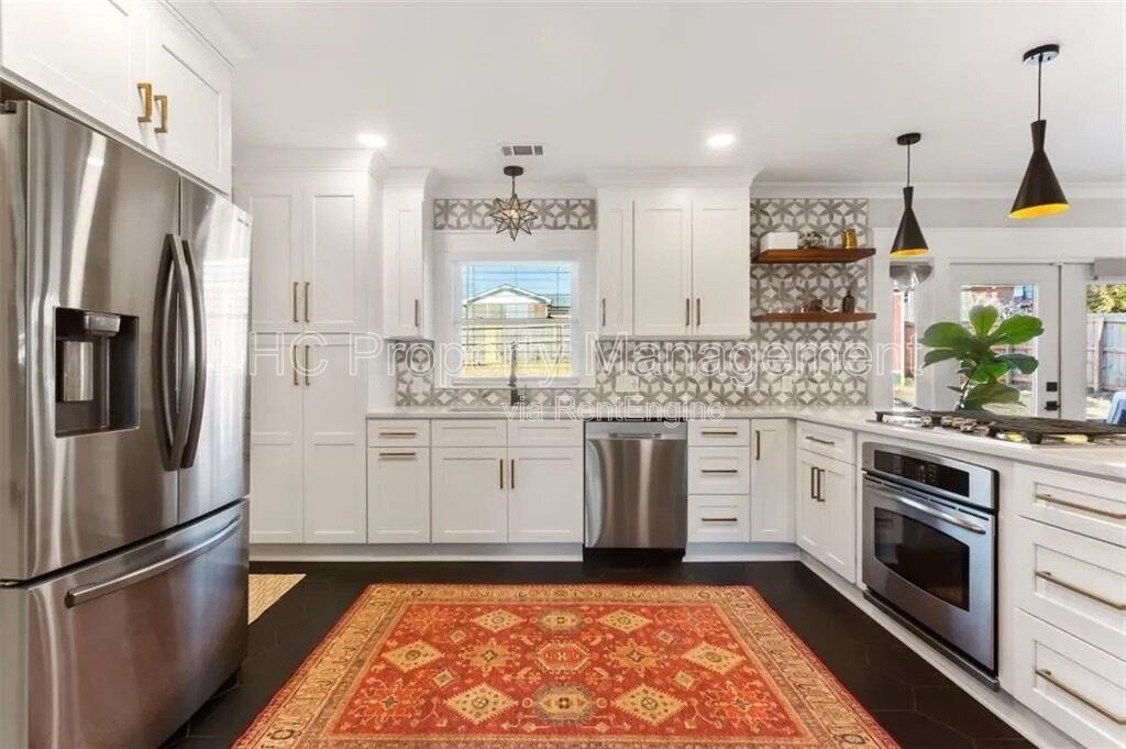 Spacious Decatur Home with Modern Updates – Prime Location & Move-In Ready! property image