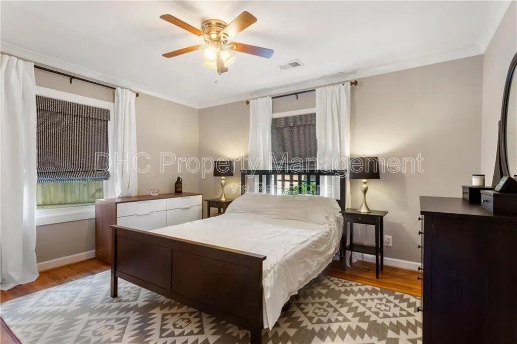 Spacious Decatur Home with Modern Updates – Prime Location & Move-In Ready! property image