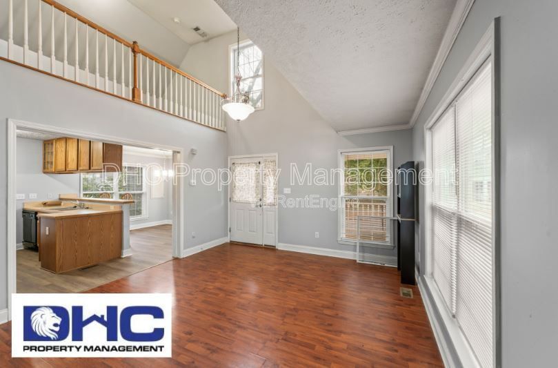Charming 3BR Home in East Point – Spacious Yard, Hardwood Floors, & Prime Location! property image