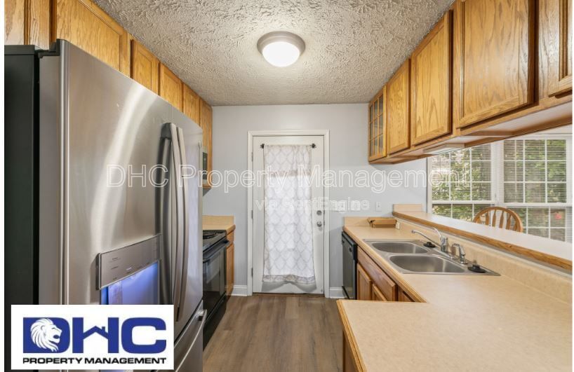Charming 3BR Home in East Point – Spacious Yard, Hardwood Floors, & Prime Location! property image
