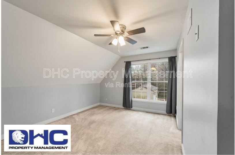 Charming 3BR Home in East Point – Spacious Yard, Hardwood Floors, & Prime Location! property image