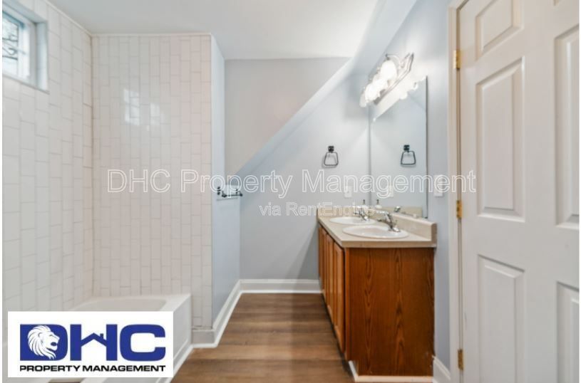 Charming 3BR Home in East Point – Spacious Yard, Hardwood Floors, & Prime Location! property image