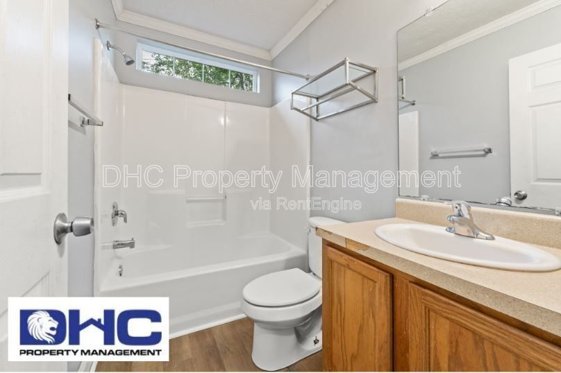Charming 3BR Home in East Point – Spacious Yard, Hardwood Floors, & Prime Location! property image