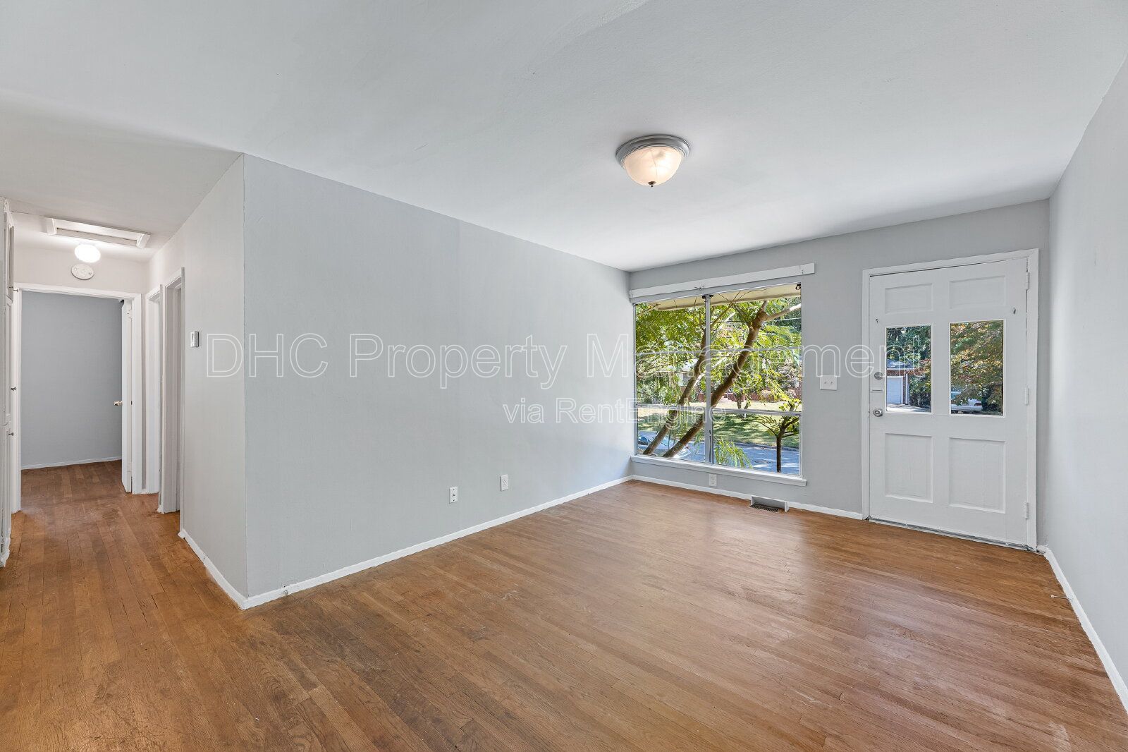 Move In Ready 3 Bedroom Home in Atlanta with Carport and Spacious Kitchen property image