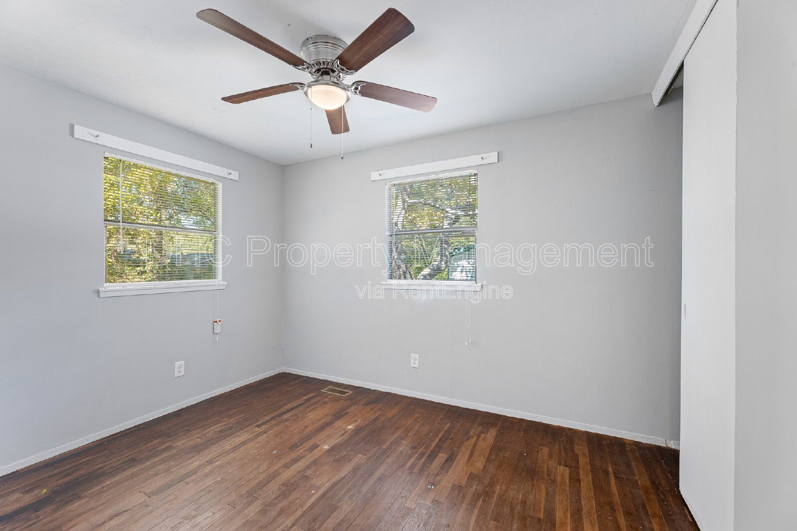 Move In Ready 3 Bedroom Home in Atlanta with Carport and Spacious Kitchen property image