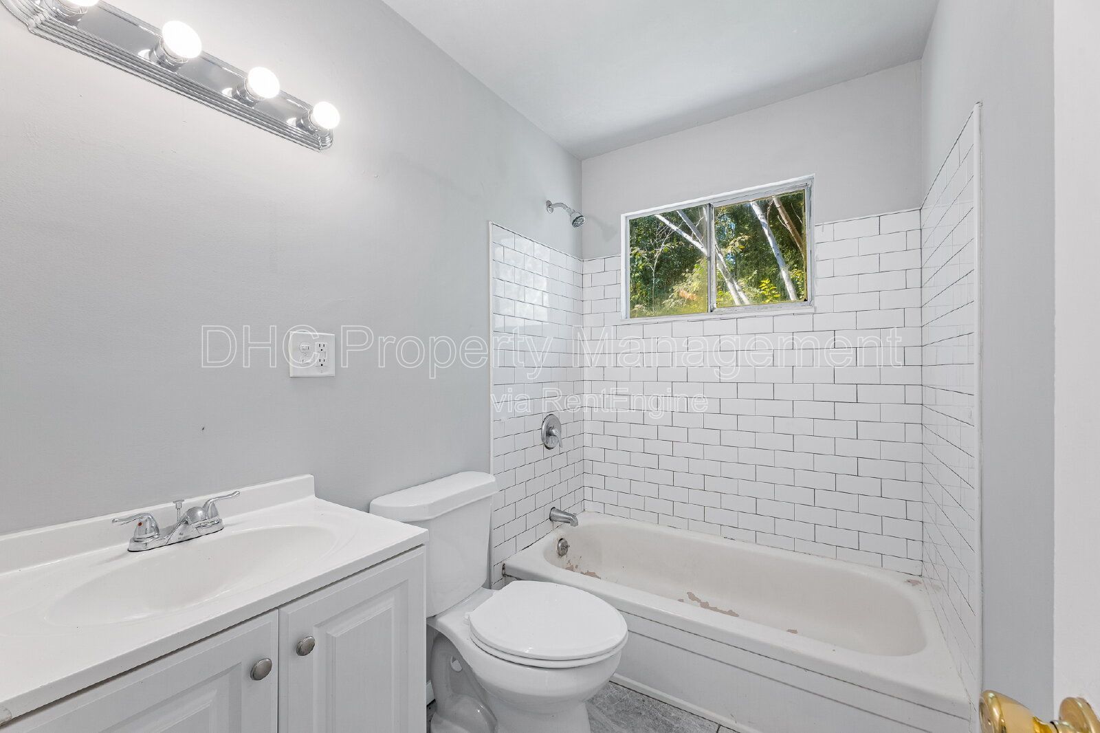 Move In Ready 3 Bedroom Home in Atlanta with Carport and Spacious Kitchen property image