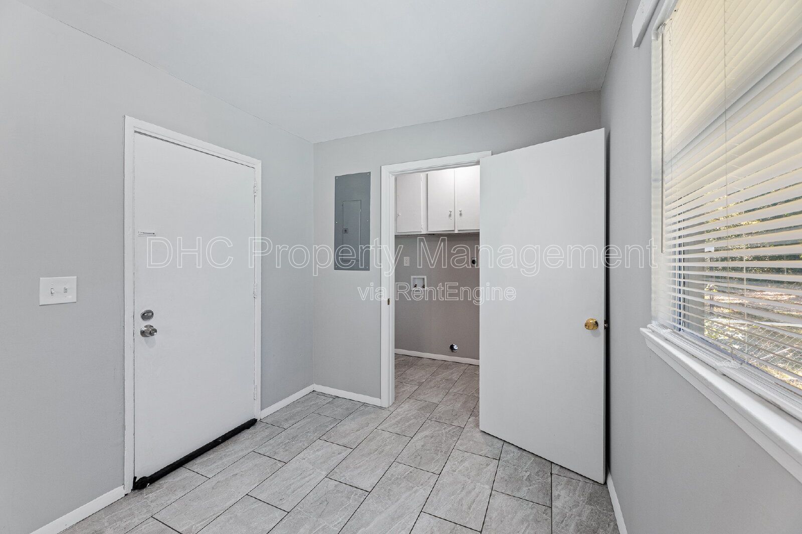 Move In Ready 3 Bedroom Home in Atlanta with Carport and Spacious Kitchen property image