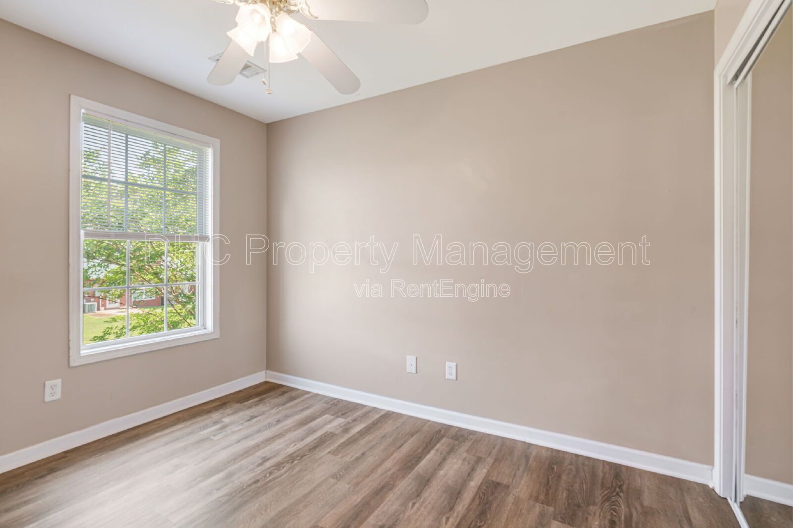 Updated Townhome in a quiet neighborhood property image