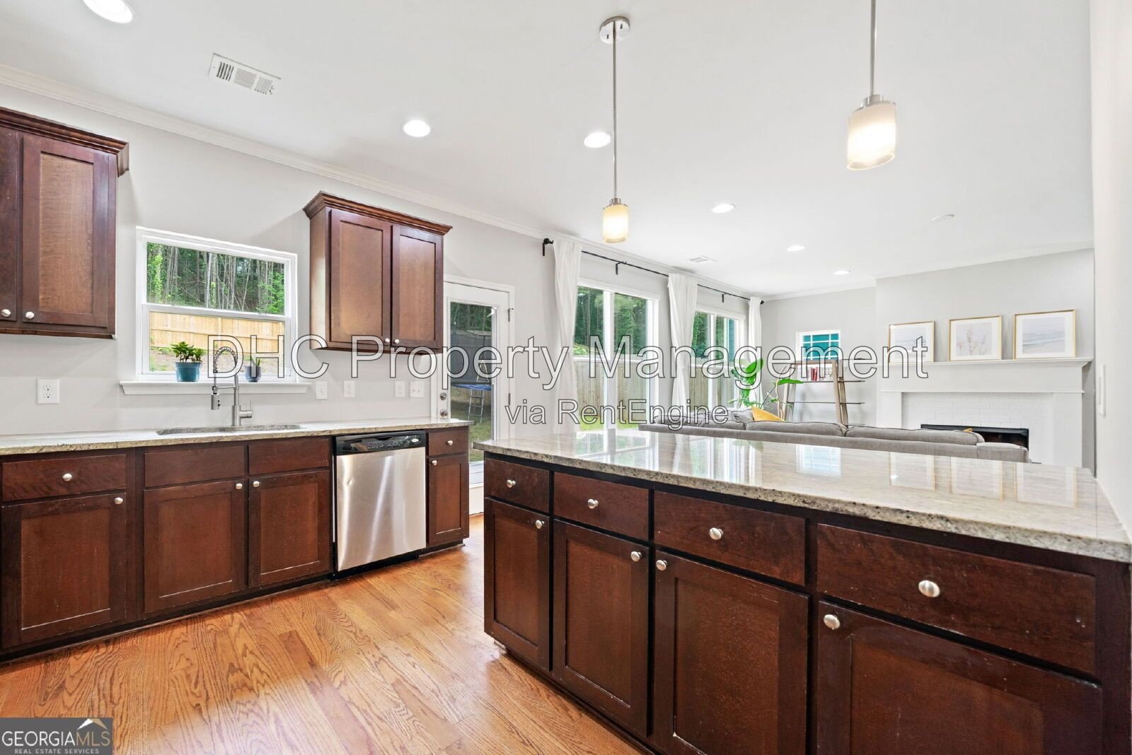 Modern Comfort in East Atlanta – 3BR Home with Private Backyard Oasis property image