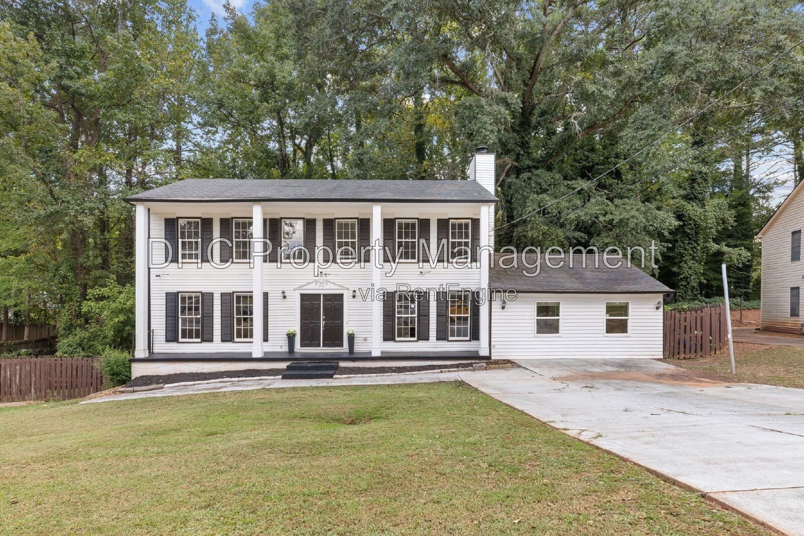 Spacious 5-Bed with 2 Full Baths and 1 half bath in Stone Mountain property image