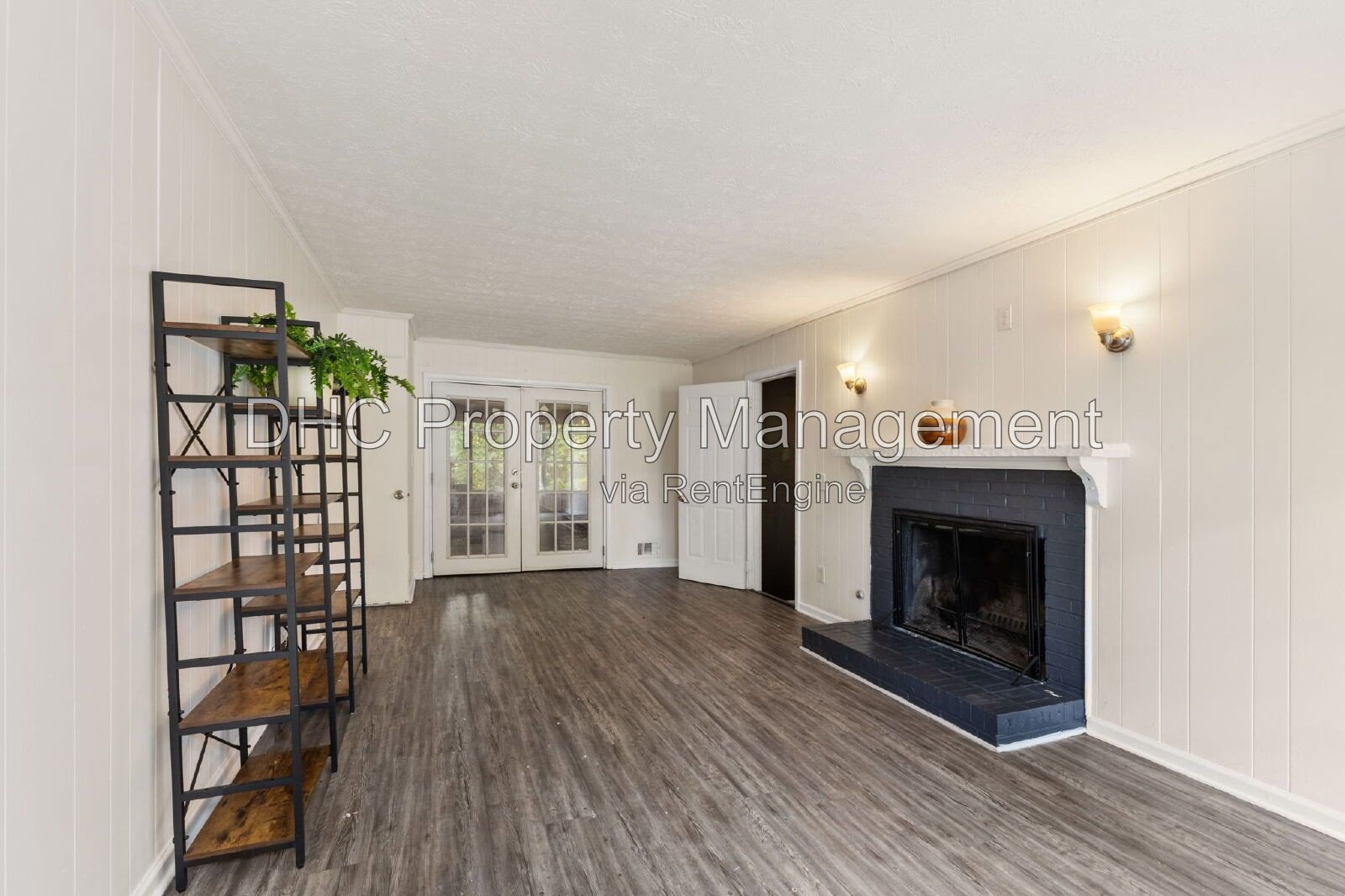 Spacious 5-Bed with 2 Full Baths and 1 half bath in Stone Mountain property image