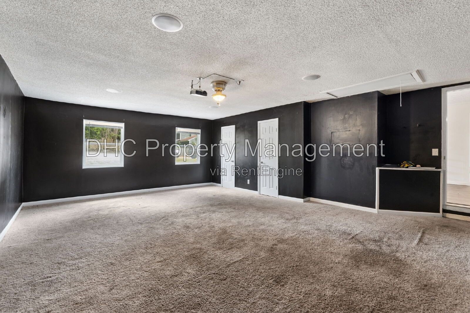 Spacious 5-Bed with 2 Full Baths and 1 half bath in Stone Mountain property image