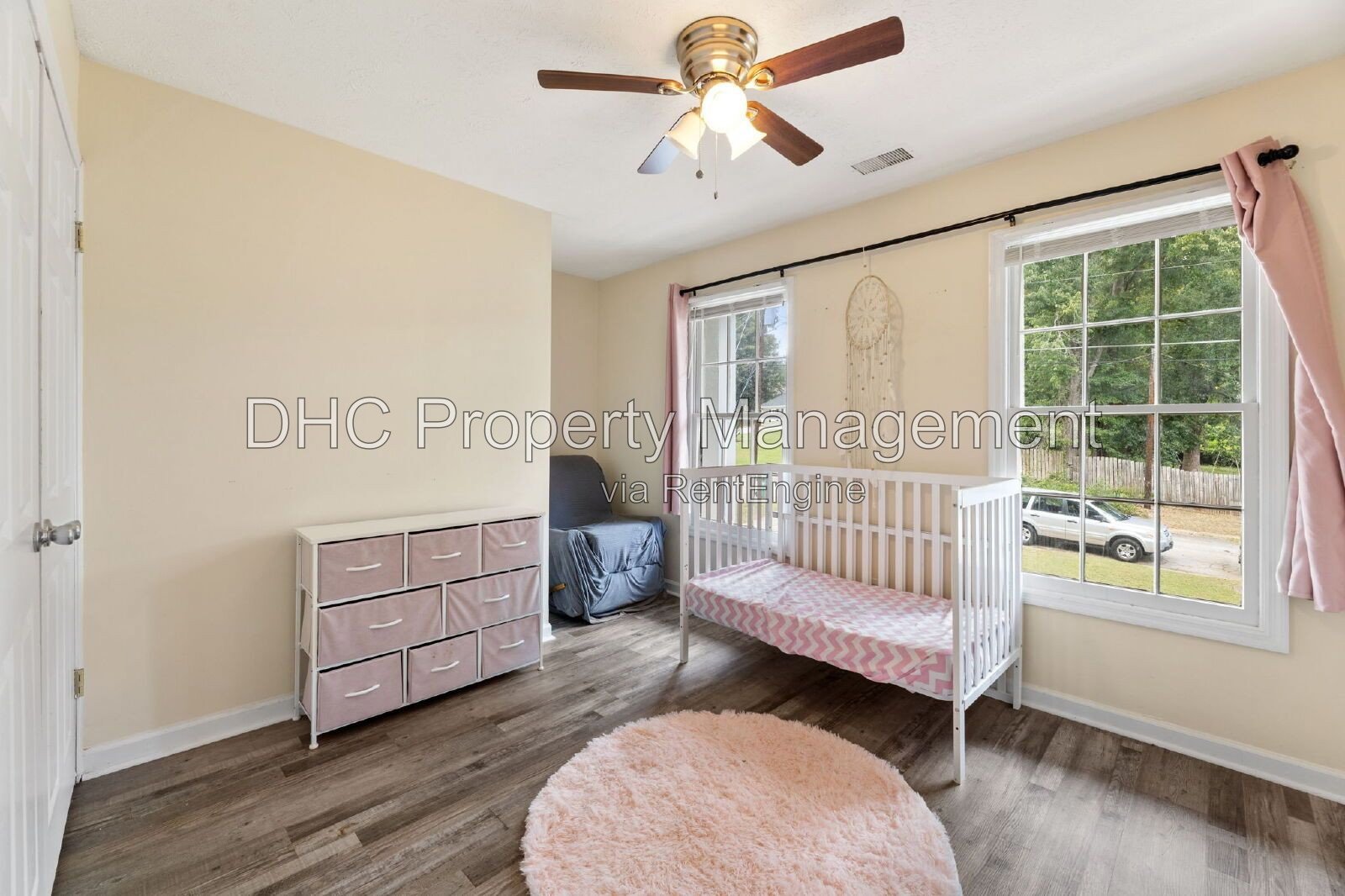 Spacious 5-Bed with 2 Full Baths and 1 half bath in Stone Mountain property image
