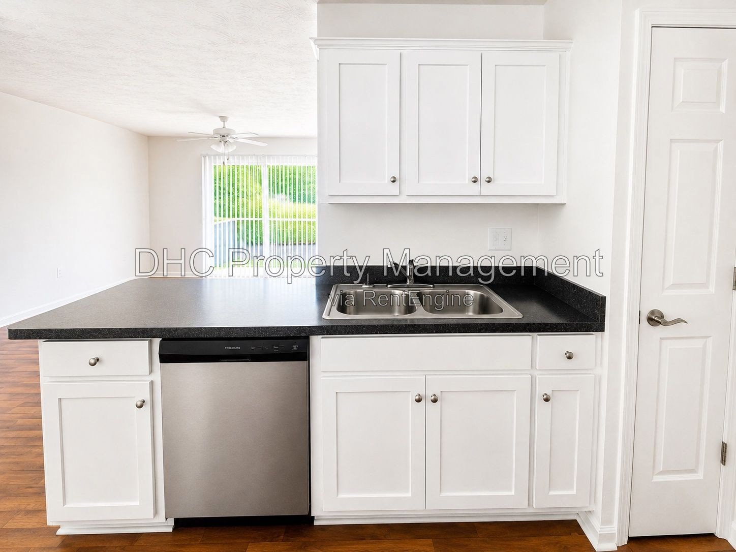 Modern Bright & Airy 1-Bedroom property image
