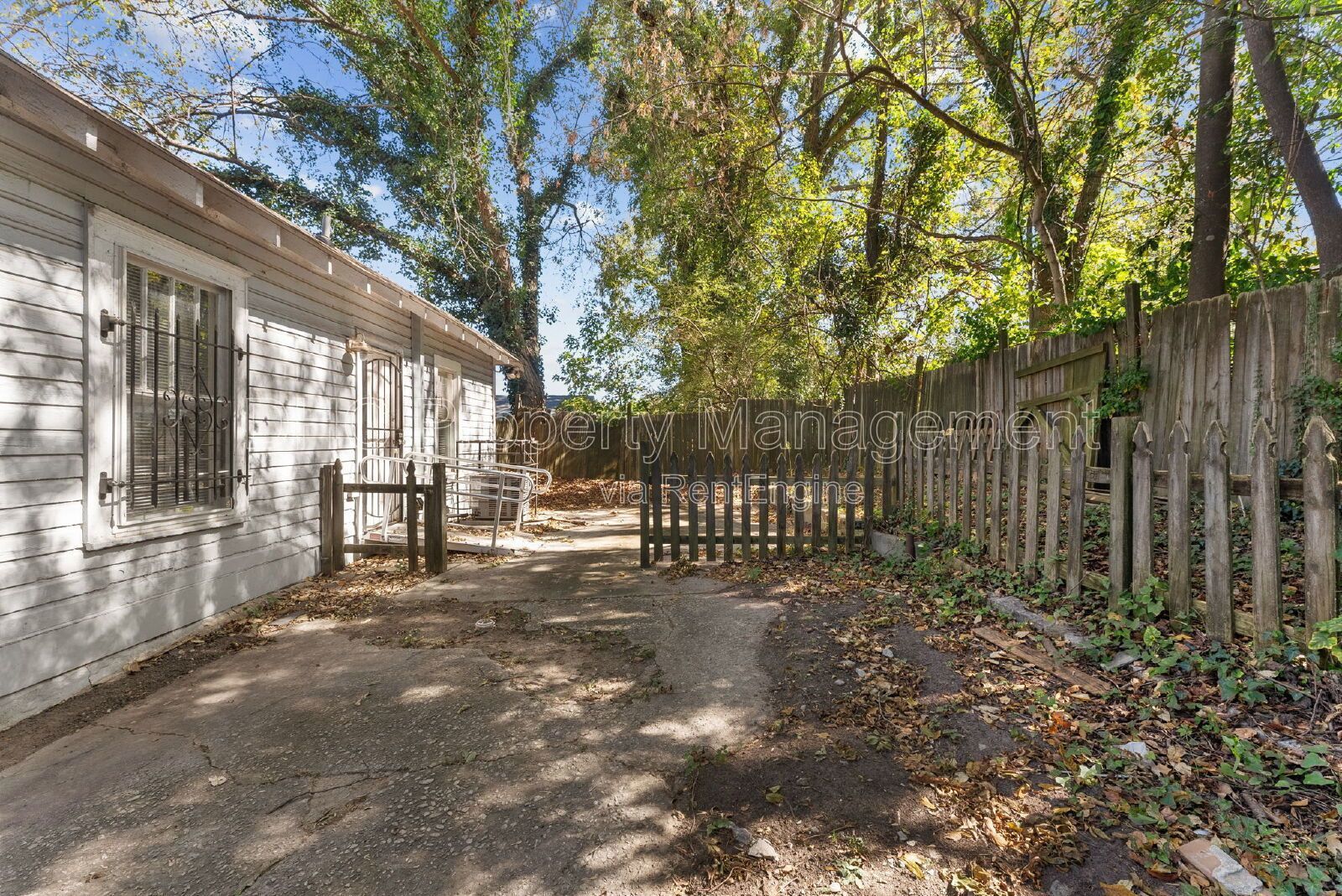 MOVE-IN SPECIAL!! Modern 3BR/2BA Home Near Downtown Atlanta – Stylish Updates & Prime Location! property image