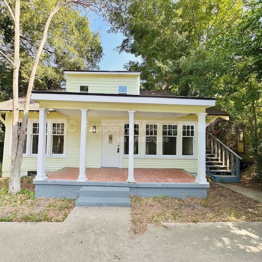 Spacious and Renovated – 3BR 1BA with Porch Retreat property image