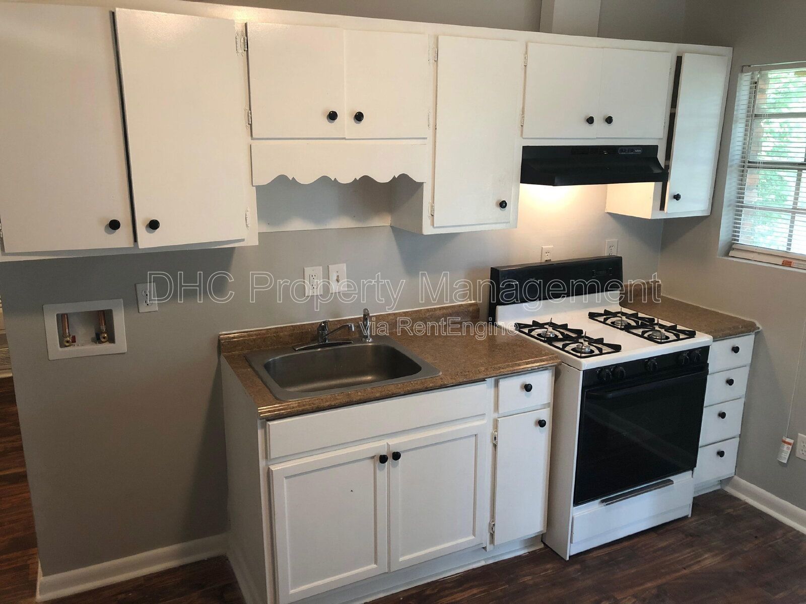 Cozy 2-Bedroom Duplex in Union City | Affordable & Convenient Living property image