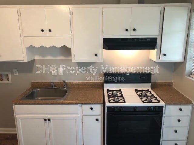 Cozy 2-Bedroom Duplex in Union City | Affordable & Convenient Living property image