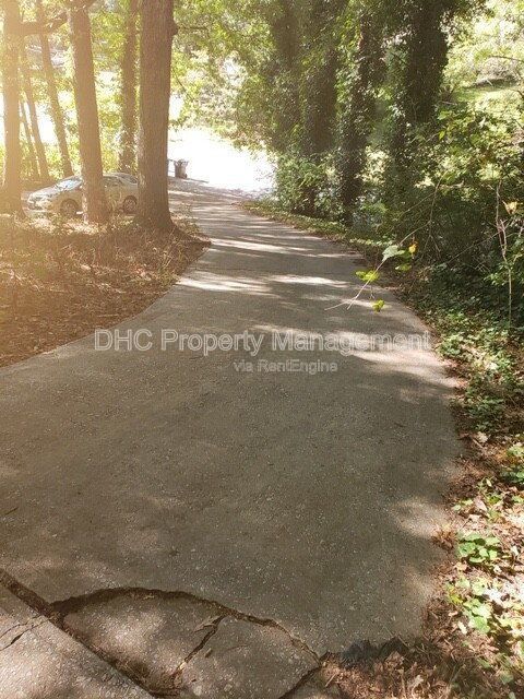 Cozy 2-Bedroom Duplex in Union City | Affordable & Convenient Living property image