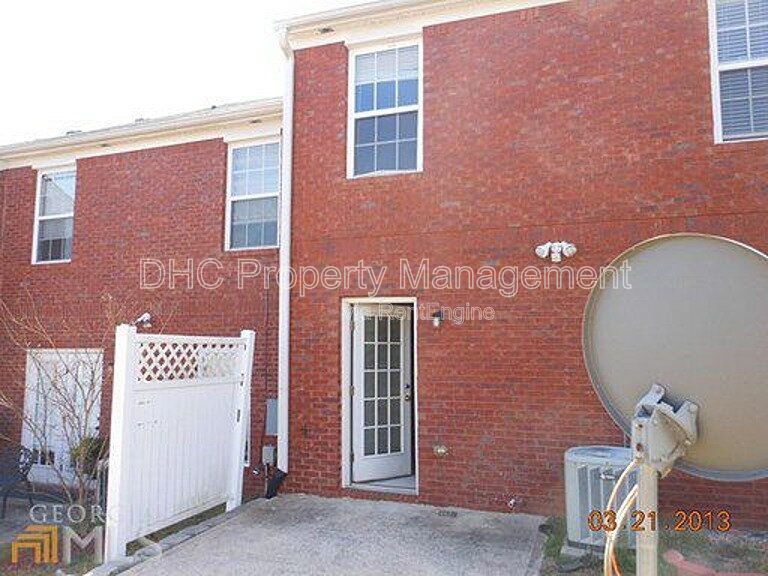 Updated Townhome in a quiet neighborhood property image